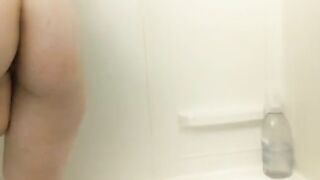 Short emo girl Eelet fucks with a huge dildo in the shower