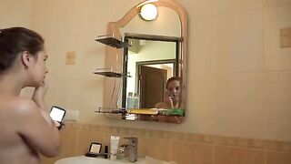 Mature mom with big tits and hairy pussy masturbates to orgasm in the morning