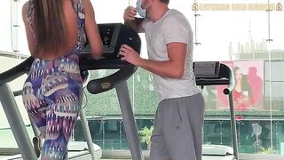 Colombian girl with big ass caught and fucked in the gym