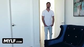 The busty bombshell Alix Lynx makes the guy cum orally