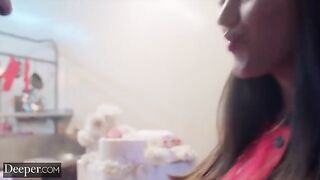 Baker competition turns into a steamy kitchen encounter
