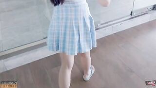 A Chinese girl met a guy on vacation and had sex with him