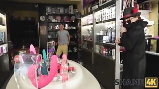 Older lady gets fucked by a huge dildo in HD