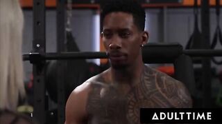 Muscle guy Jesus Reyes stuffed Ebony beauty Zaawaadi's holes hard
