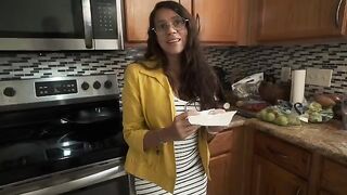 My stepmom has a big ass and she squirts like Jolla PR