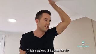 The air technician left his cum on my ass with a very high percentage
