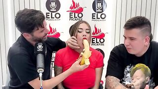 Sara Blonde's interview on Elo Podcast turns into a wild session