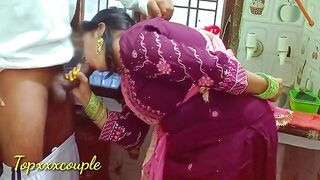A hot maid got fucked right in the kitchen. || A servant woman was fucked at home