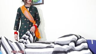 An Indian maid saw a guy with a big dick after removing the blanket