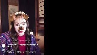 A girl with a big ass fucks with her boyfriend on Instagram live