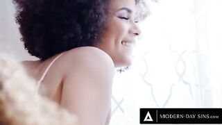 Scarlit Scandal and Alina Ali cum swap in hot threesome action