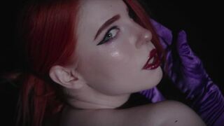 Jessica Rabbit got a detective to back off by offering him a bribe