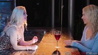 Bartender Serene Siren seduces teen Jill Kassidy