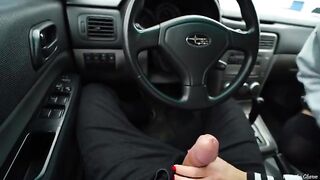 A girl met her fan and sucked his dick right in the car!