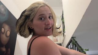 A hot chick prefers to get fucked rather than being paid, in a steamy homemade scene