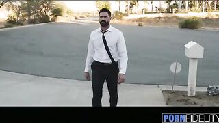 Hot American housewife Anna Bell Peaks gets her pussy railed by muscular men