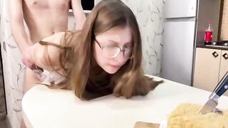We have common interests with my stepsister, let's try to do something together