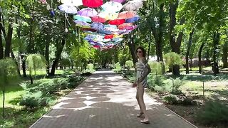 I took off my panties in the park and played with my pussy