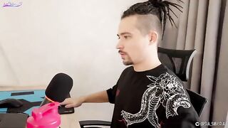 A sexy girl rewarded her partner for winning with her pussy and ass