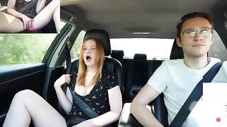 A guy arranged a surprise for his girlfriend while driving in public
