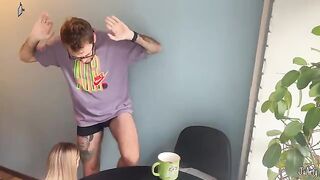 A devoted fan did not miss her chance to get intimate with a famous DJ