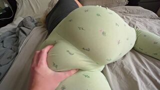 A girl with a thick ass fucks sensually with her panties to the side