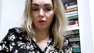 If you want to get laid with a friend's mom, pretend to be smart