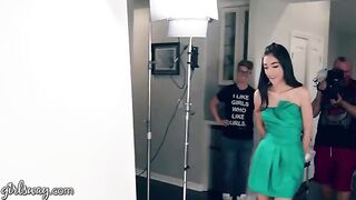 Two prom queens, Lexi Lore and Harmony Wonder, know how to use their fingers for ultimate pleasure