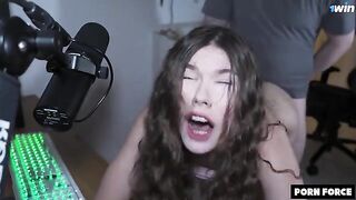 A girl finally did something good and quality!