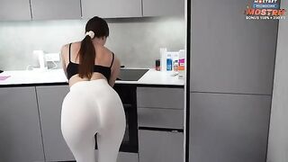 Cleaning woman polished the cock with her mouth beautifully