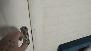 Redhead girlfriends fucked a grandfather who was tired of waiting, in a steamy homemade scene