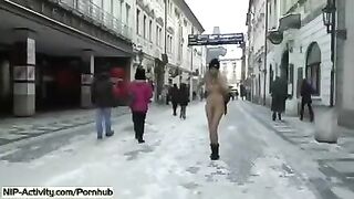 A student is not embarrassed to show her breasts and ass on the street