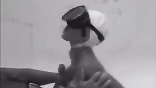 Diver gave a blowjob to the aqualangist when he was not around