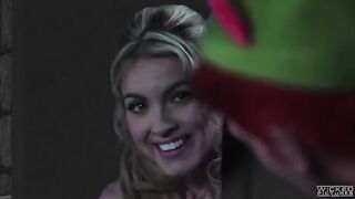 Blonde Keira Nicole fucked by Peter Pen in bedroom