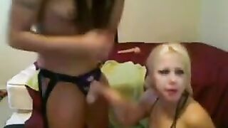 Blonde with big boobs has virtual sex in chat