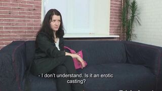 The agent fucked a girl at the casting for 700 euros
