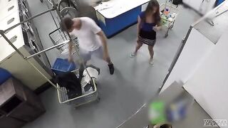 A girl is fucking on camera in laundry basket