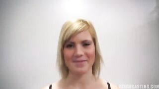 A 25-year-old woman came to porn casting and was fucked by a huge dick