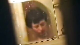 A drunk mother was fucked in the bath by a soldier