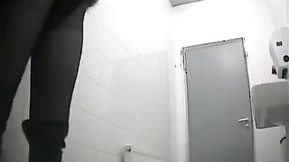 A hidden chamber in a parachute - an unusual idea