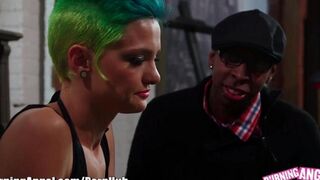 The emo girl lets her lover take her tight ass in a passionate session