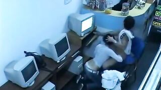 A young beauty showed her sexual abilities on a webcam in the Internet cafe