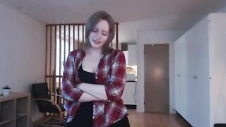 Babe can't take it anymore, she's overwhelmed by the size!
