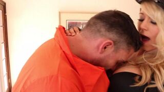 A sexy fugitive girl was fucked by a hot police officer in stockings