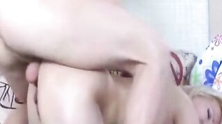 A mature woman with a wide ass has sex at home in nylons