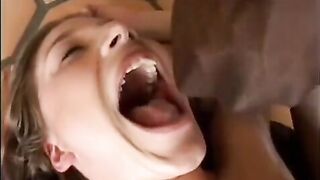 This girl has no permanent lover, accepting everyone's sperm