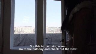 The tourist got accommodation for her big boobs