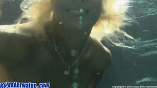 Blonde girl gave a blowjob to her lover underwater in the pool