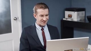 The secretary has sex with the boss in pantyhose and heels in this hot scene