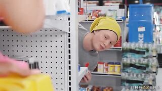 Bodega Bro Unlocks Unpossible Achievement with Jordyn Falls & Gaby Ortega